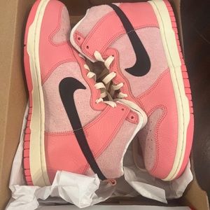 Nike Dunks